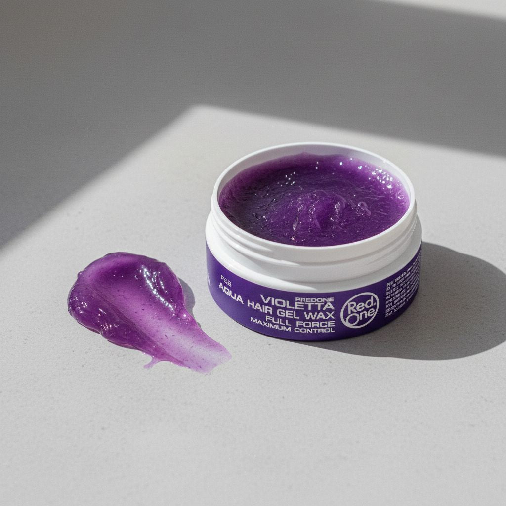 Red One Violetta Wax 150 ml - texture